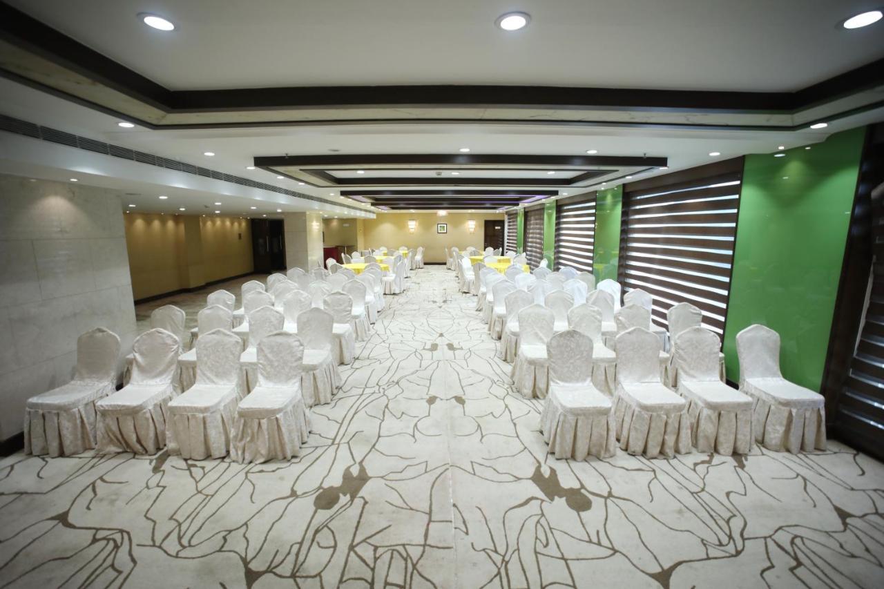 The Byke Suraj Plaza Pure Veg, ת'יין מראה חיצוני תמונה