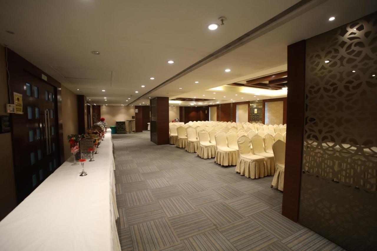 The Byke Suraj Plaza Pure Veg, ת'יין מראה חיצוני תמונה