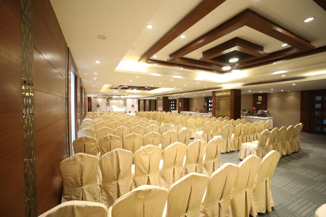 The Byke Suraj Plaza Pure Veg, ת'יין מראה חיצוני תמונה